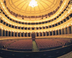 teatro_coccia_novara.jpg